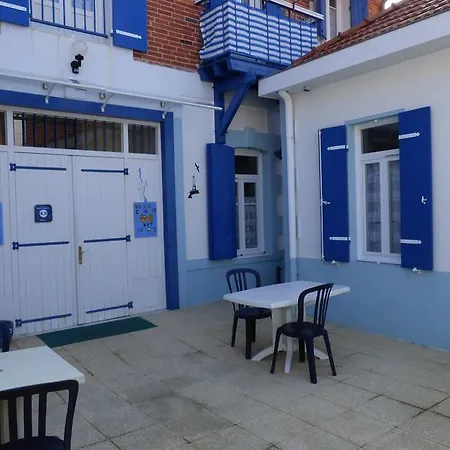 Ξενοδοχείο με διαμερίσματα L'aquarium 3*